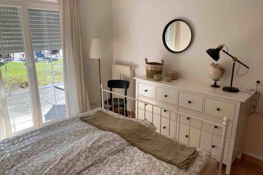 Die Seeblume - Ferienwohnung Mit Pool Und Seeblick Bodman-Ludwigshafen Luaran gambar