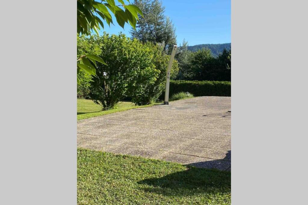 Die Seeblume - Ferienwohnung Mit Pool Und Seeblick Bodman-Ludwigshafen Luaran gambar